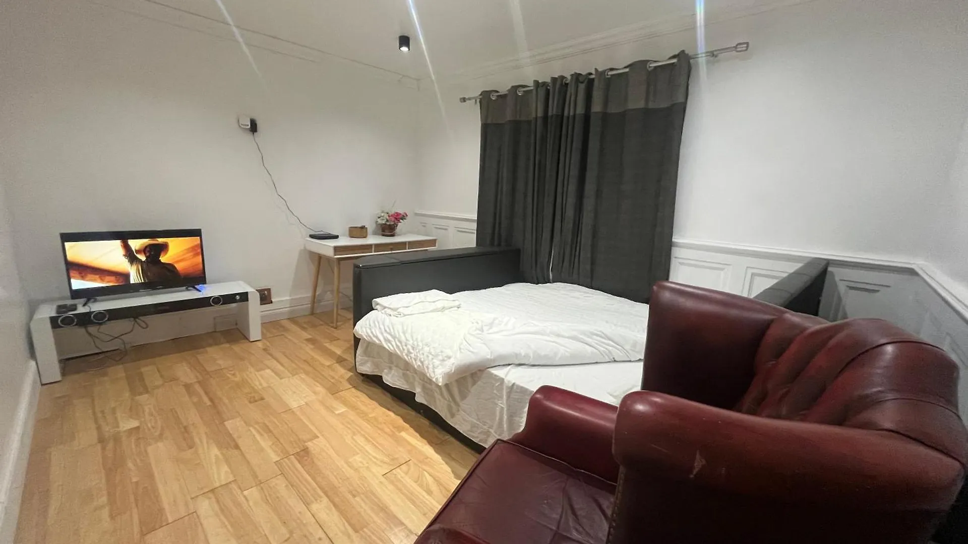 Aichelon Lodge Wakefield