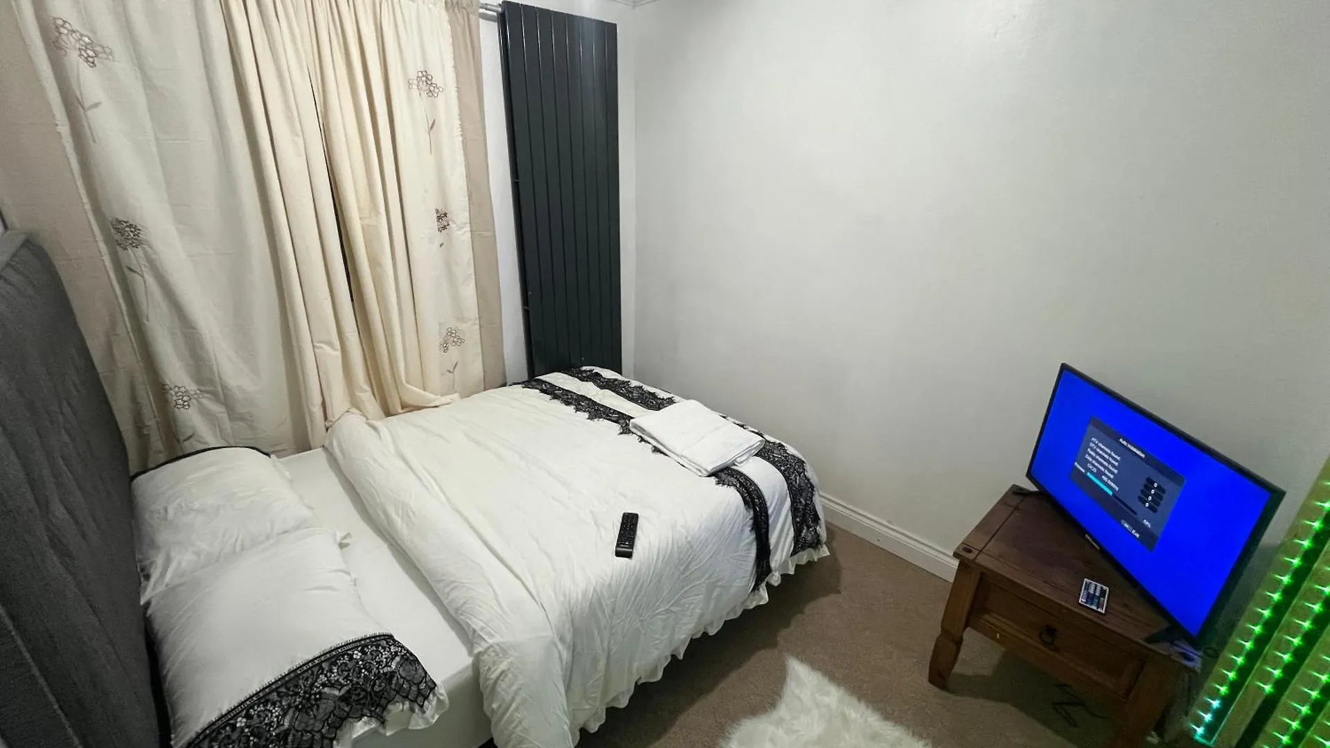 Aichelon Lodge Wakefield Birleşik Krallık