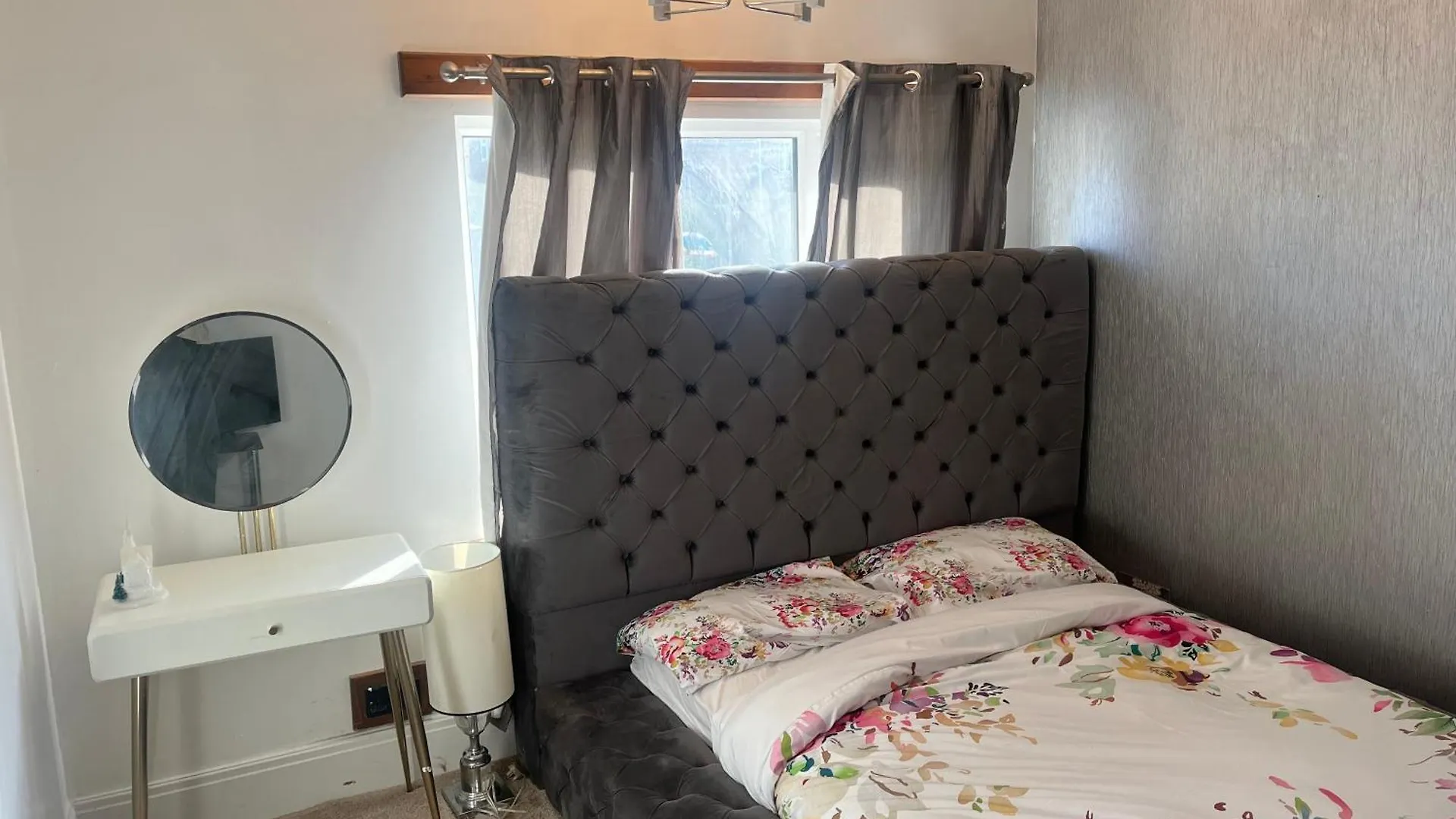 Aichelon Lodge Wakefield